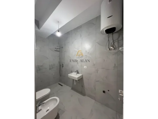 Tirane, shitet apartament 1+1 Kati 6, 61 m² 115.200 € (Ali Demi)