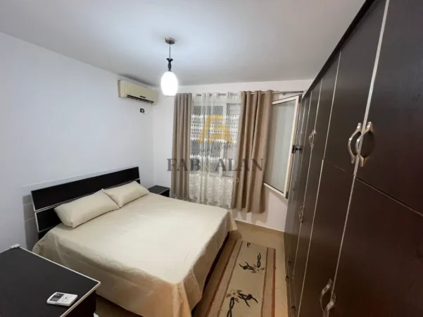 Tirane, jepet me qera apartament 2+1 , 85 m² 450 € (Astir)