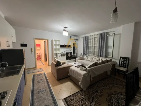 Tirane, jepet me qera apartament 2+1 , 85 m² 450 € (Astir)