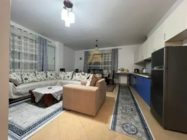 Tirane, jepet me qera apartament 2+1 , 85 m² 450 € (Astir)