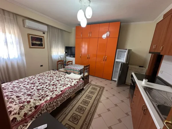 Tirane, jepet me qera garsonier Kati 2, 40 m² 400 € (Rruga Bogdaneve)