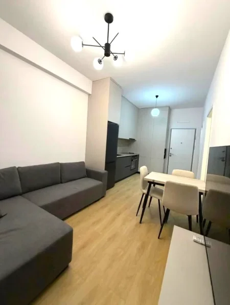 🏡 Jepet me Qira Apartament 1+1 ne Ali Dem tek  📍 Kompleksi Kadiu, 450 mije leke