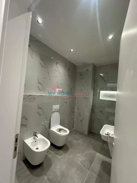 Tirane, jepet me qera apartament 2+1+Ballkon Kati 6, 100 m² (Rruga Dritan Hoxha)