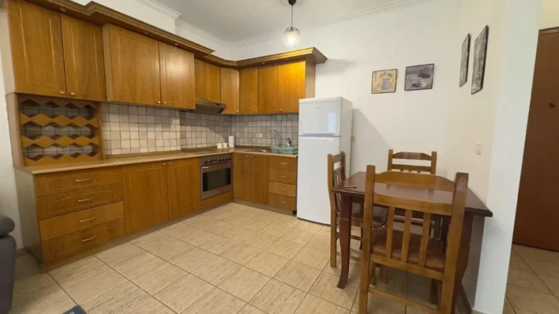 Tirane, jepet me qera apartament 1+1 Kati 3, 60 m² 650 € (SHESHI SKENDERBEJ)