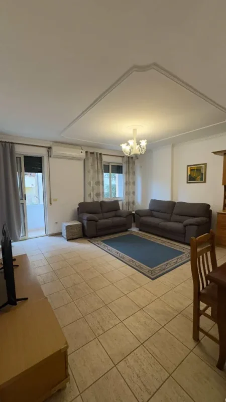 Tirane, jepet me qera apartament 1+1 Kati 3, 60 m² 650 € (SHESHI SKENDERBEJ)