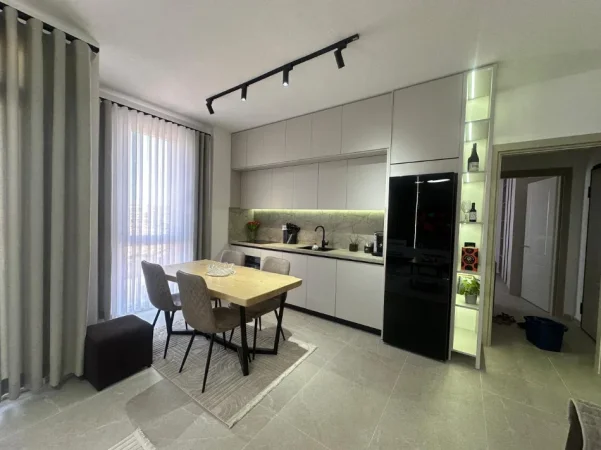 Tirane, jepet me qera apartament 1+1 Kati 5, 65 m² 600 € (Rruga Jordan Misja)