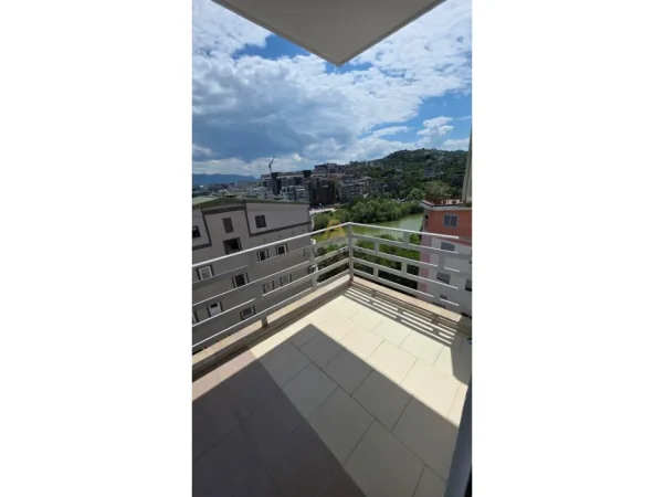 Tirane, shitet apartament 2+1 , 96 m² 262.700 € (Liqeni Artificial i Tiranes)