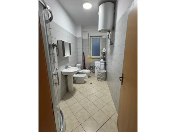 shitet apartament , 88 m² (Liqeni i Thate)