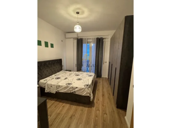 shitet apartament , 88 m² (Liqeni i Thate)