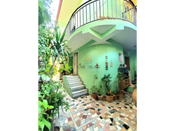 Tirane, jepet me qera apartament 2+1+Aneks+Ballkon , 97 m² 550 € (Rruga e Durresit)