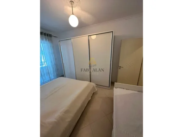Tirane, jepet me qera 1+1+Ballkon , 76 m² 450 € (Astir)