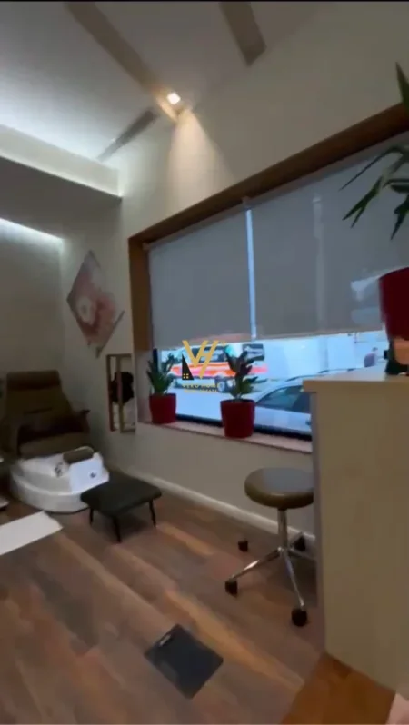Tirane, jepet me qera ambjent biznesi Kati 0, 140 m² 2.050 € (RRUGA E BURGUT)