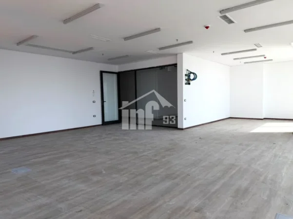 Tirane, jepet me qera zyre Kati 13, 100 m² 3.000 € (“DOWNTOWN ONE”, BULEVARDI “BAJRAM CURRI”)