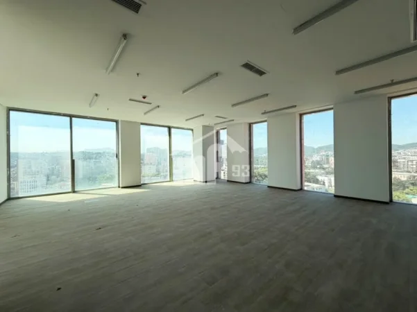 Tirane, jepet me qera zyre Kati 13, 100 m² 3.000 € (“DOWNTOWN ONE”, BULEVARDI “BAJRAM CURRI”)