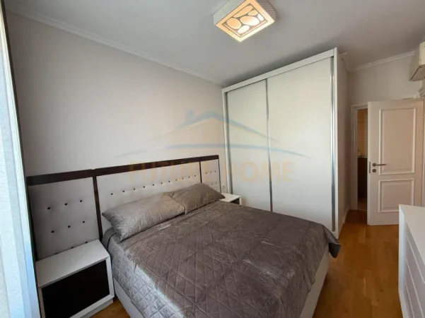 Tirane, shes apartament 3+1+Ballkon Kati 1, 117 m² 340.000 € (Rruga eduart mano)