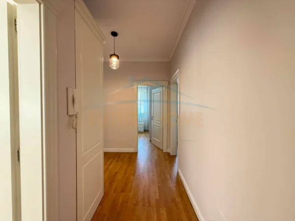 Tirane, shes apartament 3+1+Ballkon Kati 1, 117 m² 340.000 € (Rruga eduart mano)