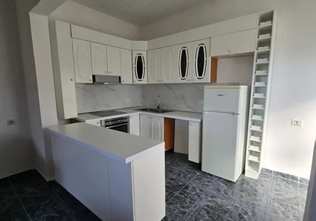 Tirane, jepet me qera apartament 2+1 Kati 2, 90 m² 450 € (Kompleksi Grand)