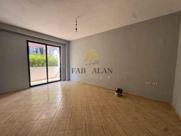 Tirane, jepet me qera apartament 2+1+Aneks+Ballkon Kati 2, 450 € (Kodra e Diellit)