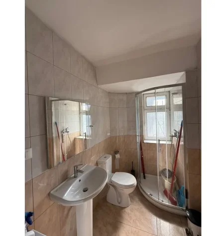 Tirane, jepet me qera apartament 1+1 Kati 2, 65 m² 450 € 