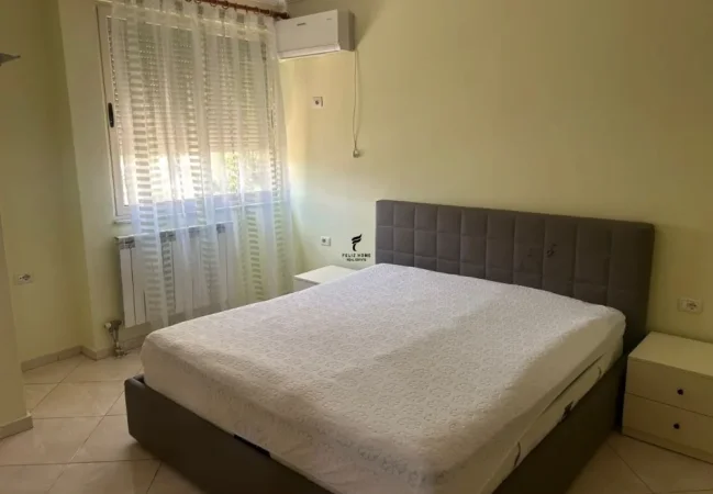 Tirane, jepet me qera apartament 2+1 Kati 4, 100 m² 600 € (21 DHJETORI)