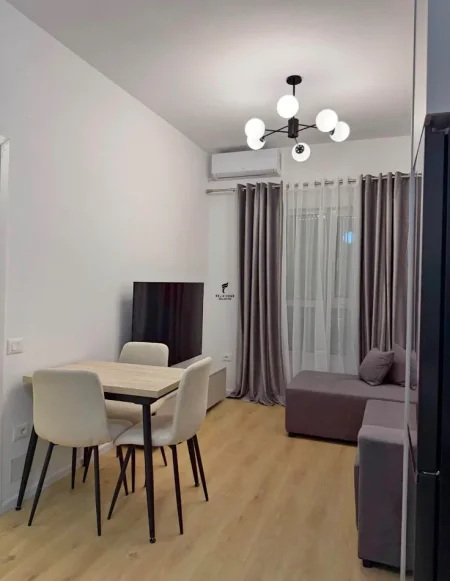 Tirane, jepet me qera apartament 1+1 Kati 4, 50 m² 450 € (ALI DEMI)