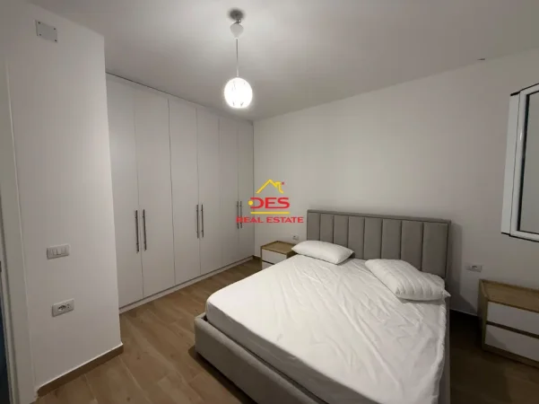 Vlore, jepet me qera apartament 1+1+Ballkon Kati 2, 70 m² 450 € (Rruga Dhimitër Konomi)