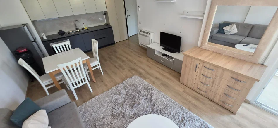 Tirane, jepet me qera apartament 1+1 Kati 3, 65 m² 550 € (Trio Towers Don Bosko)
