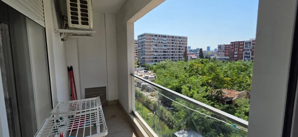 Tirane, jepet me qera apartament 1+1 Kati 3, 65 m² 550 € (Trio Towers Don Bosko)