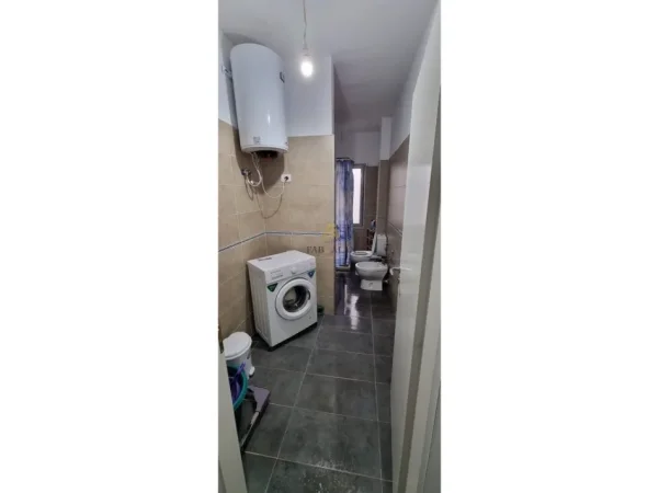 Tirane, jepet me qera apartament 1+1 Kati 2, 80 m² 400 € (Fresku, Tirana, Albania)