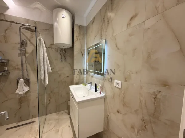 Tirane, shitet apartament 2+1+Ballkon , 105 m² 280.000 € (Kodra e Diellit)