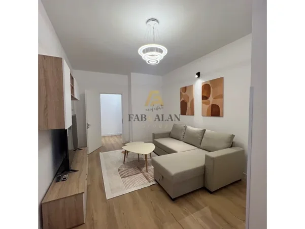 Tirane, jepet me qera apartament 1+1 Kati 5, 85 m² 700 € (Islam Alla)