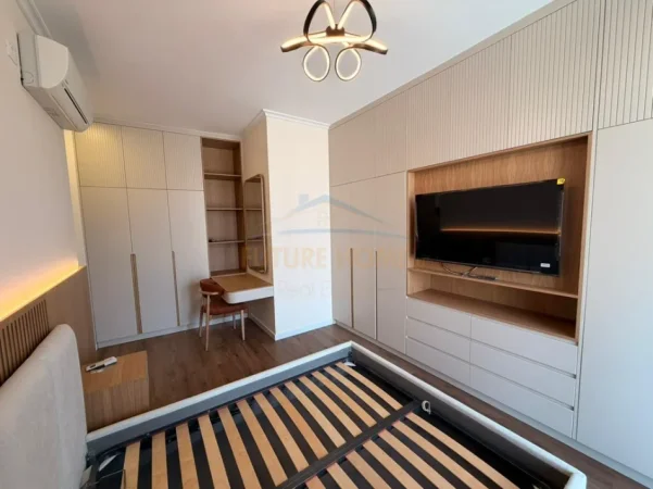 Tirane, jepet me qera apartament 2+1 Kati 5, 114 m² 2.000 € 
