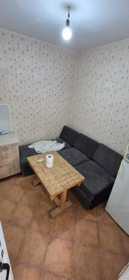 Tirane, jepet me qera apartament 1+1 Kati 1, 45 m² 401 € (Rruga e dibres)