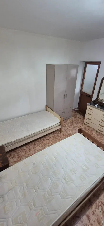 Tirane, jepet me qera apartament 1+1 Kati 1, 45 m² 401 € (Rruga e dibres)