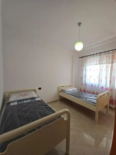 Tirane, jepet me qera apartament 2+1+Aneks+Ballkon Kati 8, 80 m² 450 € (Astir)