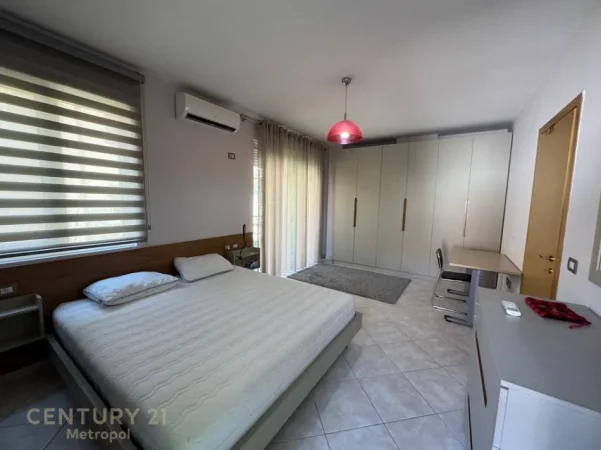 Tirane, jepet me qera apartament 2+1+Ballkon Kati 2, 118 m² 900 € (drejtoria e higjienes)