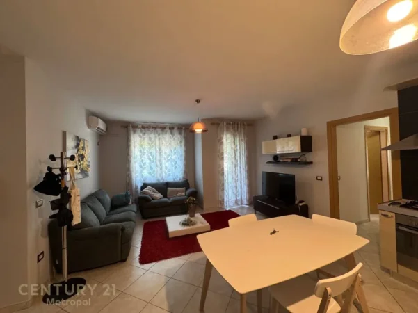 Tirane, jepet me qera apartament 2+1+Ballkon Kati 2, 118 m² 900 € (drejtoria e higjienes)