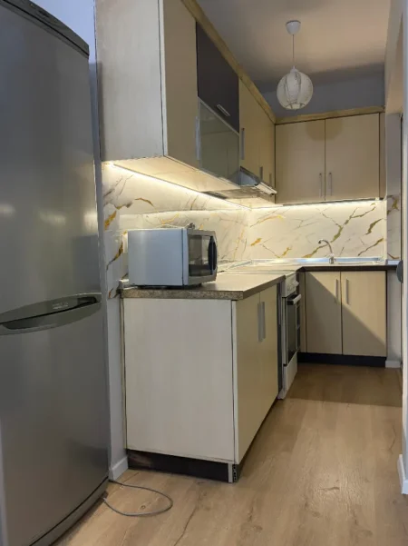 Tirane, jepet me qera apartament 2+1 Kati 7, 80 m² 550 € (Dritan hoxha)