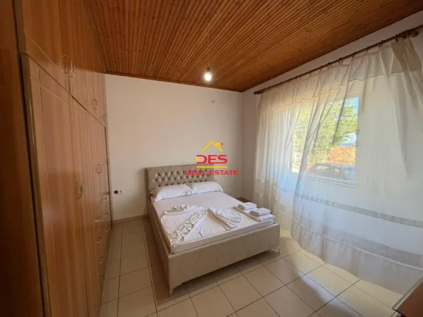 Vlore, jepet me qera apartament 1+1+Ballkon Kati 2, 70 m² 400 € (Rruga Dhimitër Konomi)