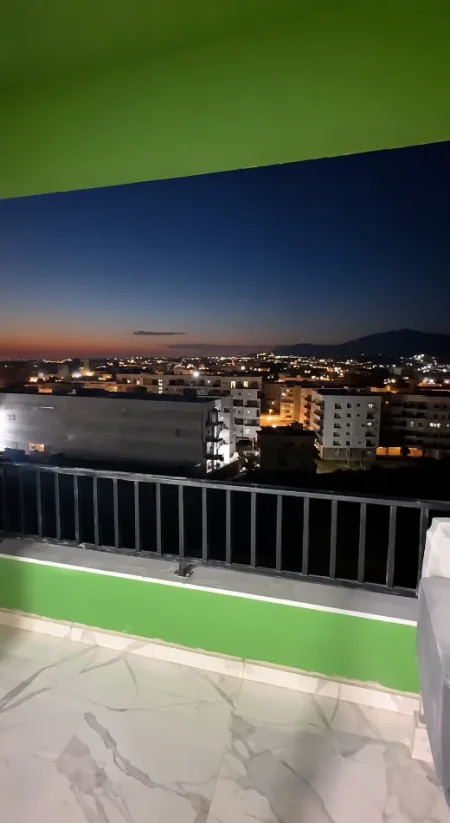 Tirane, jepet me qera 3+1+Ballkon Kati 7, 125 m² 600 € (Rruga 5 Maji (Concord Center))