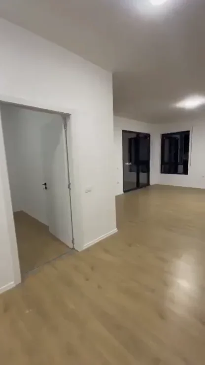 Tirane, jepet me qera 3+1+Ballkon Kati 7, 125 m² 600 € (Rruga 5 Maji (Concord Center))