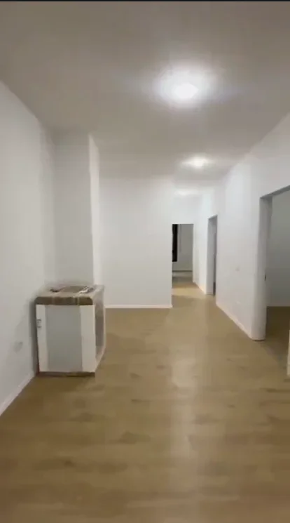 Tirane, jepet me qera 3+1+Ballkon Kati 7, 125 m² 600 € (Rruga 5 Maji (Concord Center))