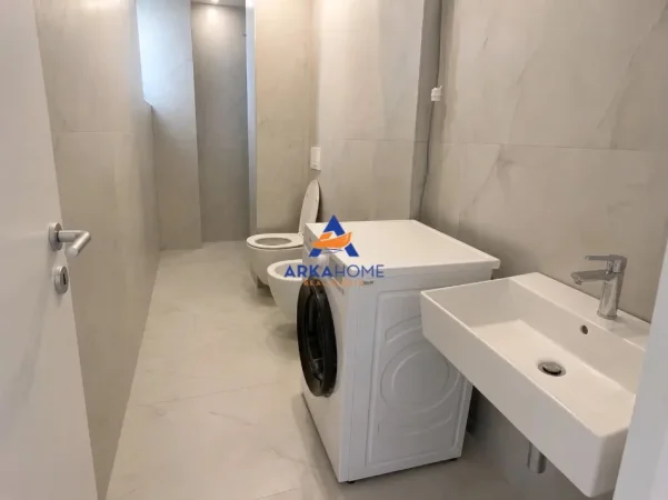 Tirane, jepet me qera apartament 1+1+Ballkon Kati 3, 55 m² 520 € 