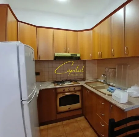 Tirane, jepet me qera apartament 1+1 Kati 4, 67 m² 500 € (PAZARI I RI)