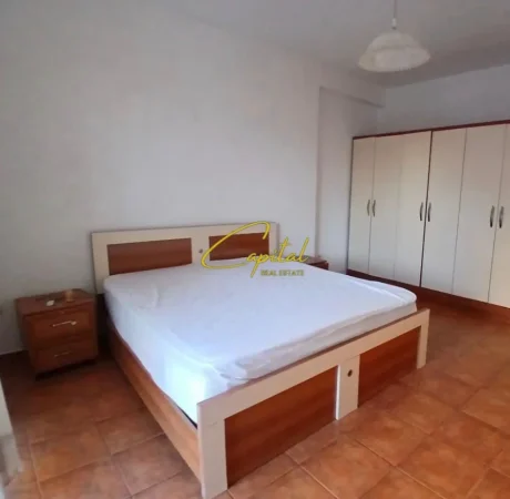 Tirane, jepet me qera apartament 1+1 Kati 4, 67 m² 500 € (PAZARI I RI)