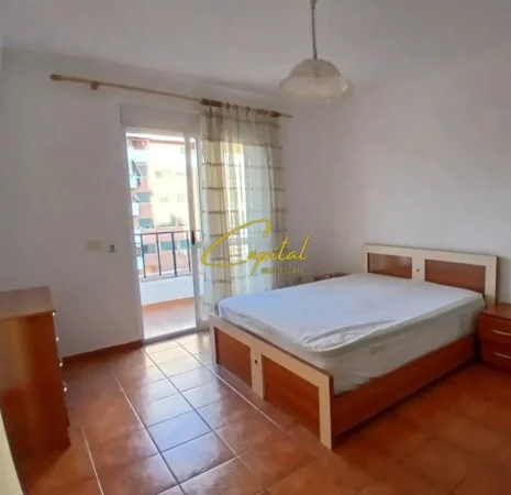 Tirane, jepet me qera apartament 1+1 Kati 4, 67 m² 500 € (PAZARI I RI)