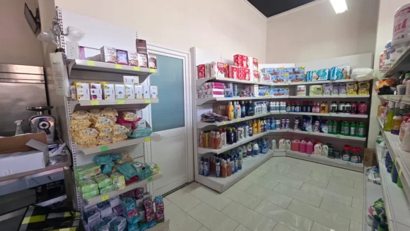 Tirane, jepet me qera ambjent biznesi Kati 0, 130 m² 1.800 € (Selvia)