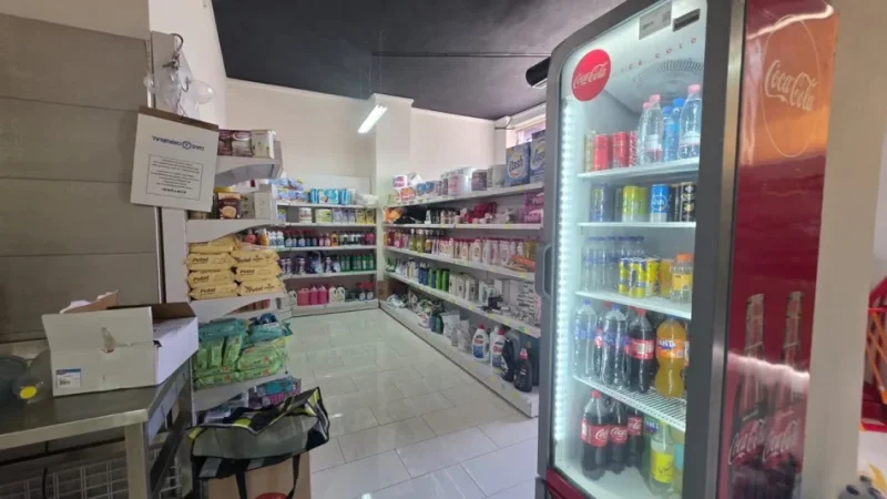 Tirane, jepet me qera ambjent biznesi Kati 0, 130 m² 1.800 € (Selvia)