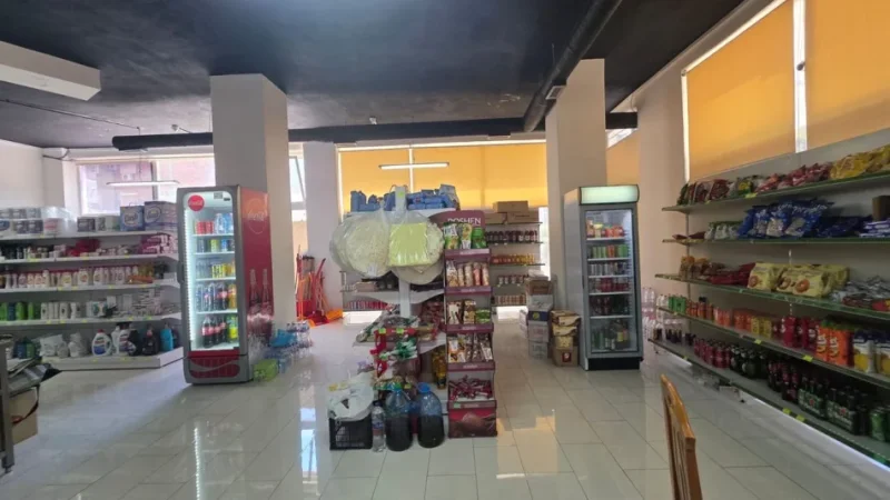 Tirane, jepet me qera ambjent biznesi Kati 0, 130 m² 1.800 € (Selvia)