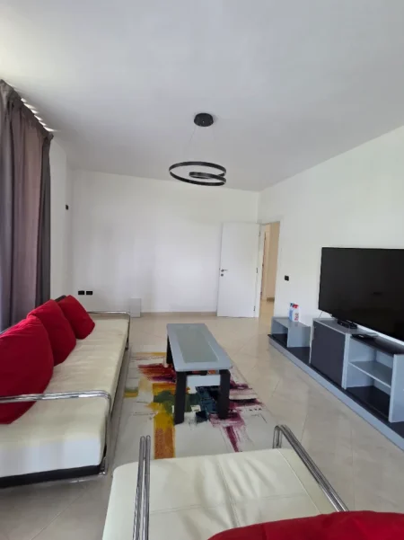 Tirane, jepet me qera apartament  2+1+Ballkon Kati 2, 133 m² (Fresk)